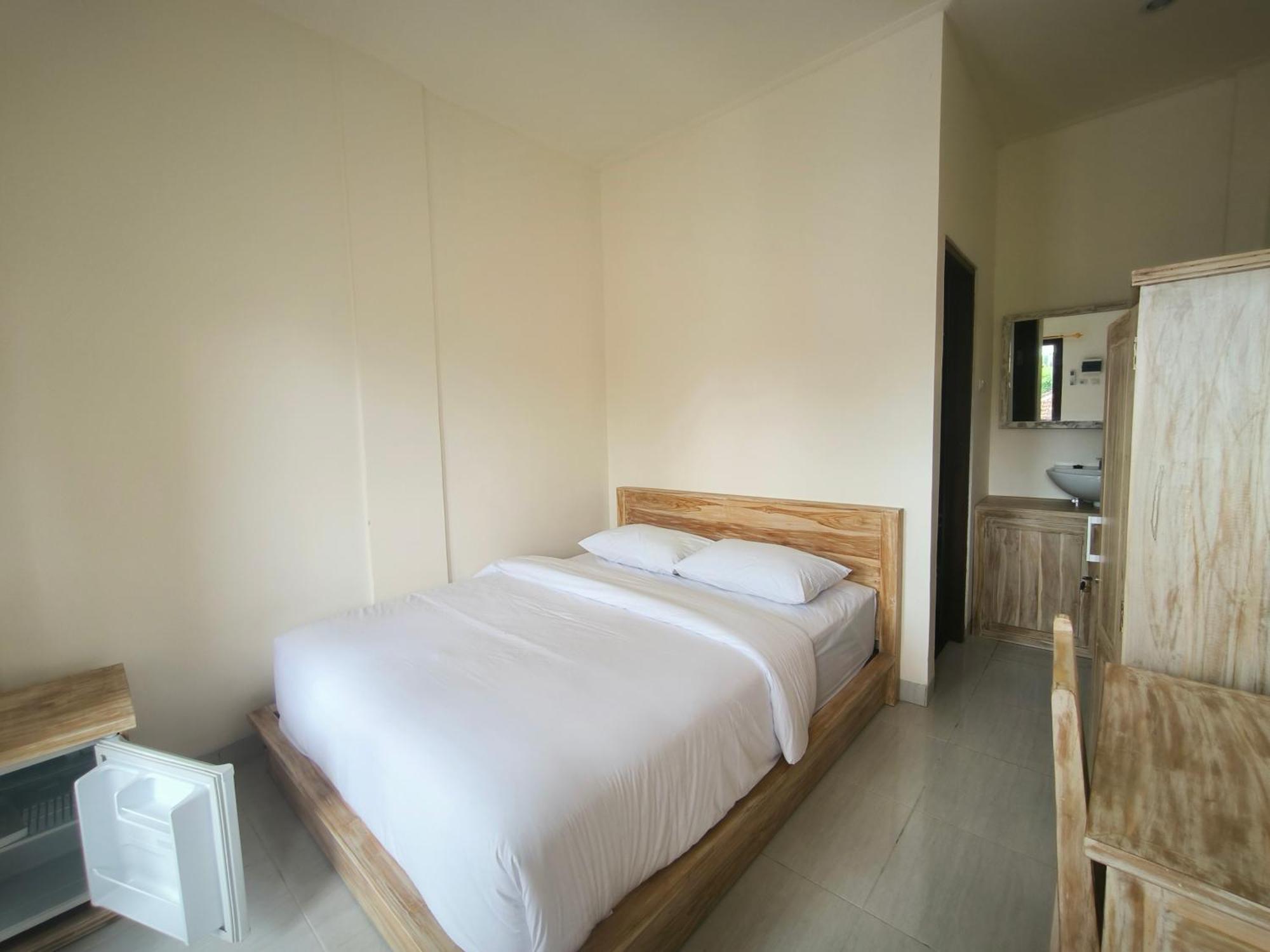Ken Ken Guest House سمينياك المظهر الخارجي الصورة