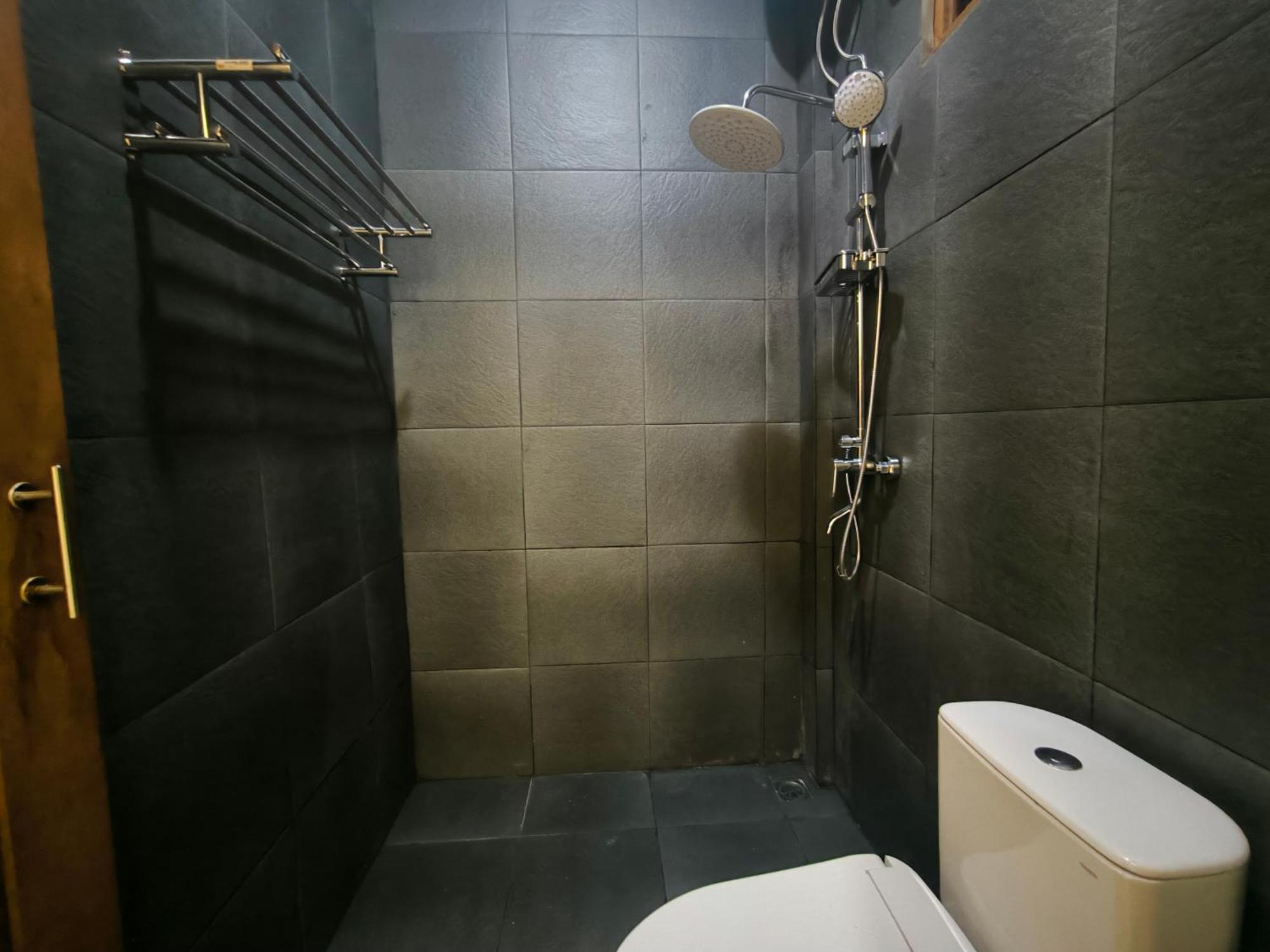 Ken Ken Guest House سمينياك المظهر الخارجي الصورة